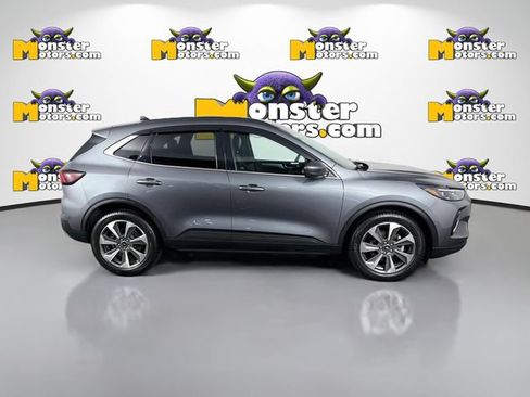 Used 2023 Ford Escape Platinum w/ Class II Trailer Tow Package AWD/4WD image 4