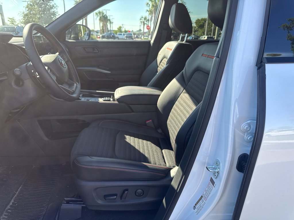 Used 2026 Nissan Pathfinder Rock Creek AWD/4WD image 12
