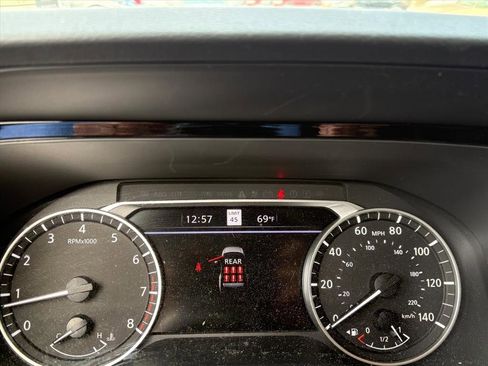 Used 2025 Nissan Pathfinder SL image 7