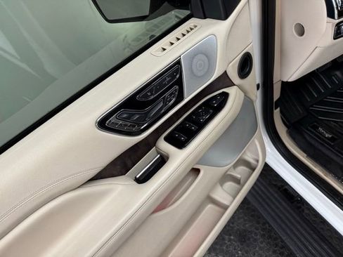 Used 2021 Lincoln Navigator Reserve w/ Luxury Package image 21