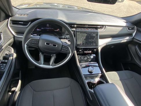 Used 2025 Jeep Grand Cherokee L Laredo w/ Luxury Tech Group I image 12