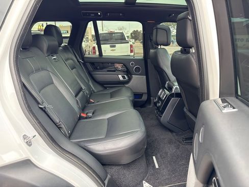 Used 2020 Land Rover Range Rover HSE image 17
