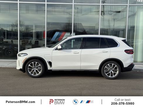 New 2026 BMW X5 xDrive50e image 3
