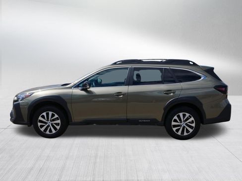 Certified 2025 Subaru Outback Premium AWD/4WD image 4