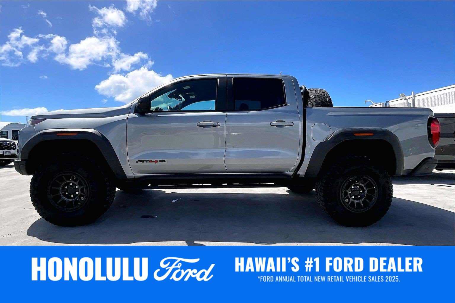 Used 2024 GMC Canyon AT4X w/ AT4X AEV Edition AWD/4WD image 3