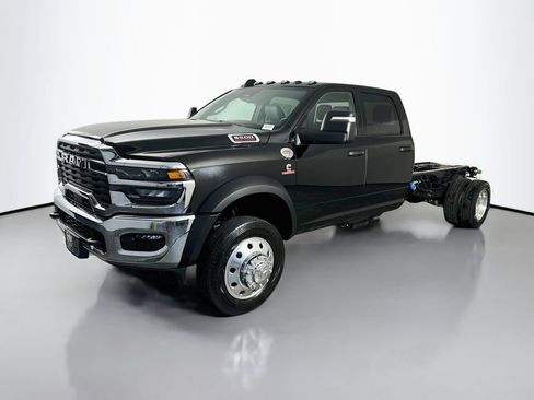 New 2026 RAM 5500 Tradesman w/ Chrome Appearance Group AWD/4WD image 3