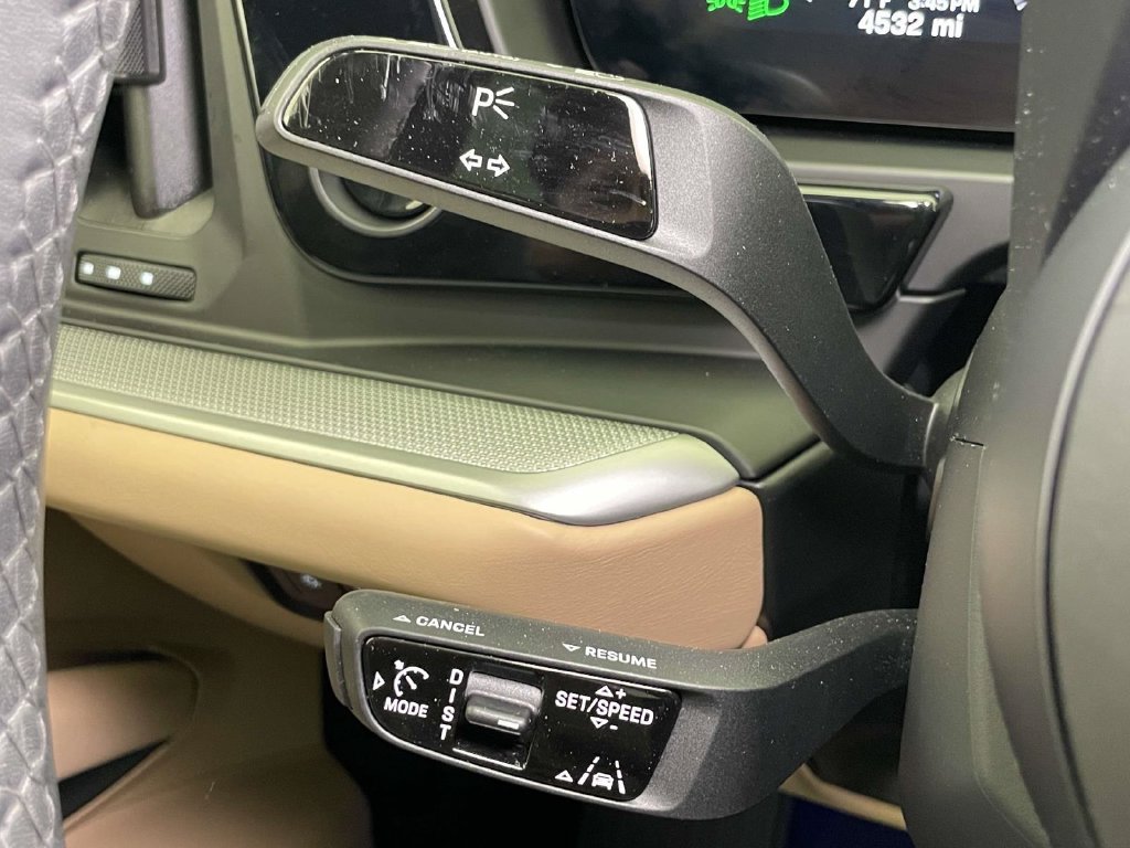 Certified 2024 Porsche Cayenne AWD/4WD image 41