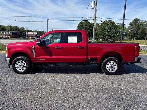 Used 2023 Ford F350 XLT AWD/4WD image 4