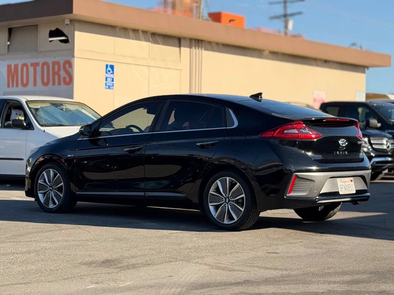 Used 2018 Hyundai Ioniq Limited FWD image 9