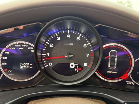 Used 2018 Porsche Panamera 4 w/ Premium Package Plus image 14