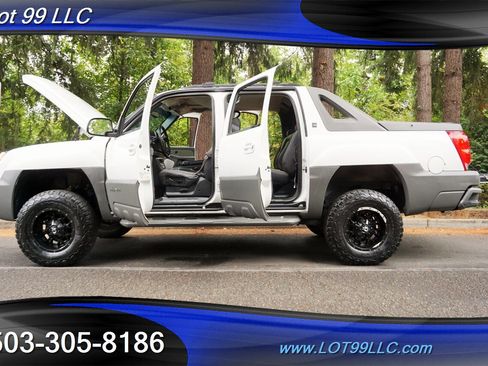 Used 2002 Chevrolet Avalanche 4x4 w/ North Face Edition image 26