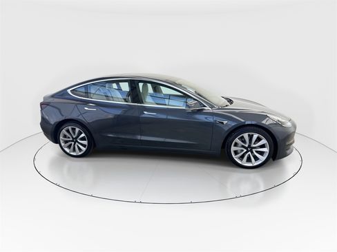 Used 2018 Tesla Model 3 Long Range image 9