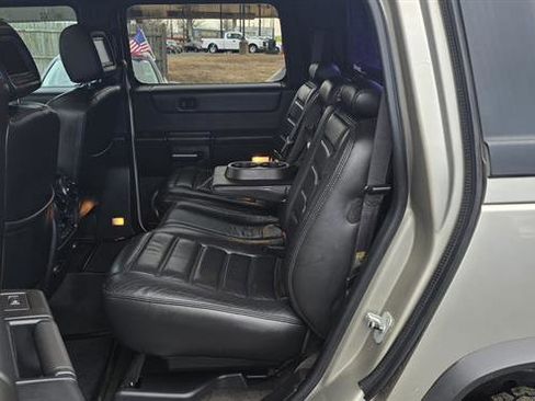 Used 2005 HUMMER H2 SUT w/ Preferred Equipment Group image 20