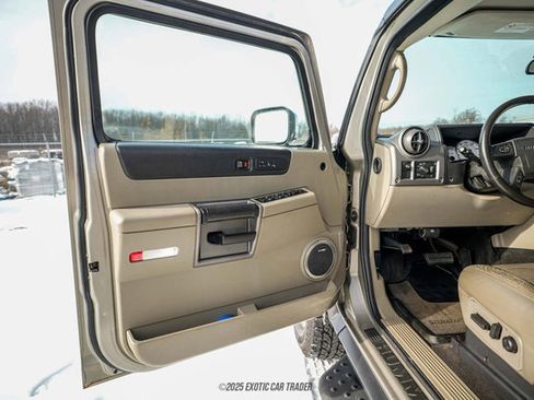 Used 2003 HUMMER H2 w/ Preferred Equipment Group AWD/4WD image 46