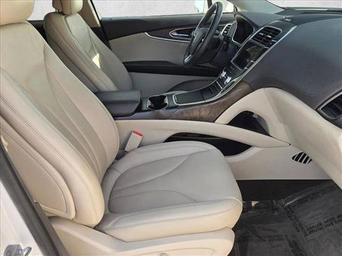 Used 2019 Lincoln Nautilus Reserve image 21