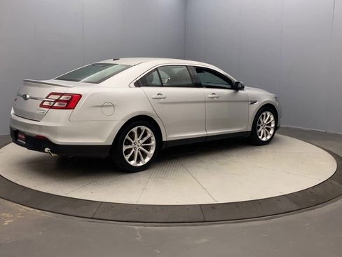 Used 2018 Ford Taurus Limited AWD/4WD image 5