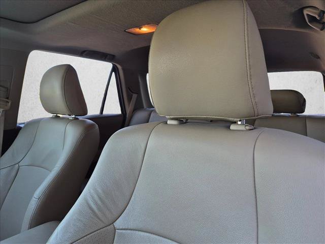 Used 2011 Toyota 4Runner SR5 w/ Convenience Pkg RWD image 4