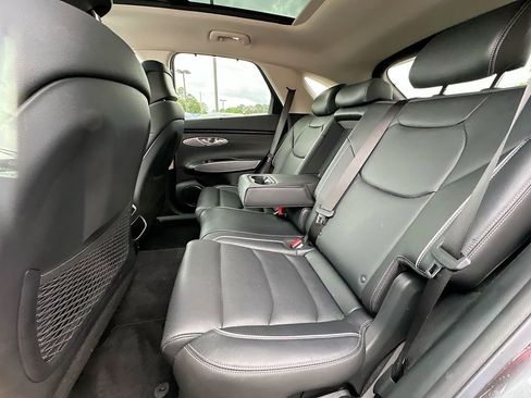 Used 2022 Genesis GV70 2.5T w/ Advanced Package AWD/4WD image 4