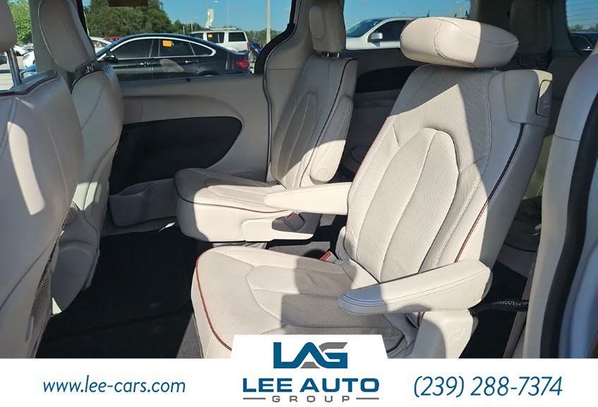 Used 2020 Chrysler Pacifica Limited FWD image 4