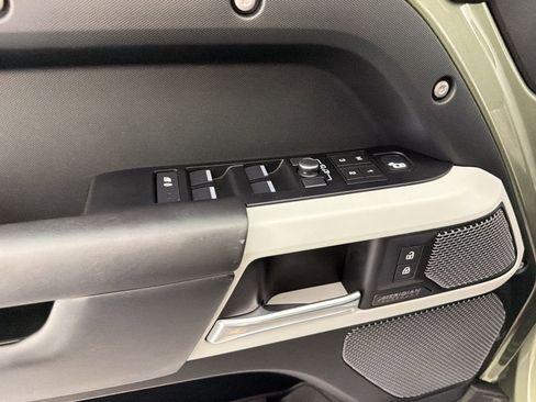 Used 2022 Land Rover Defender 110 X-Dynamic HSE AWD/4WD image 12