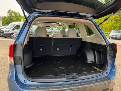 Used 2020 Subaru Forester Premium AWD/4WD image 17