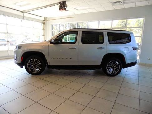 New 2026 Jeep Grand Wagoneer 4WD image 4