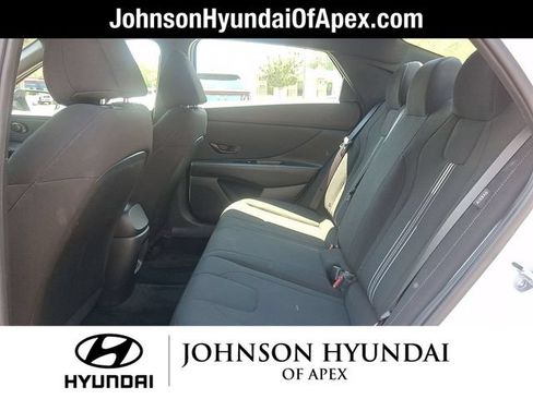 Used 2025 Hyundai Elantra SEL FWD image 20