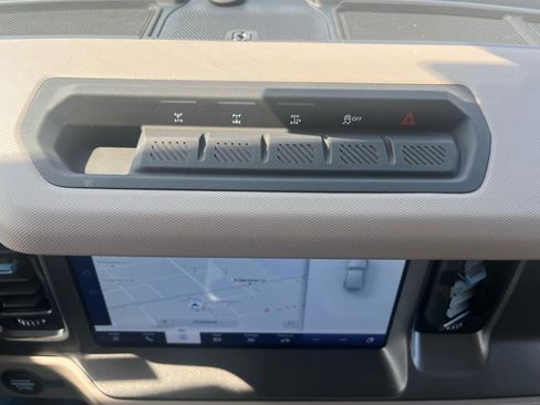 Used 2024 Ford Bronco Wildtrak AWD/4WD image 19