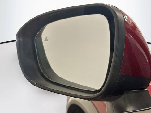 Used 2025 Nissan Rogue SV AWD/4WD image 16