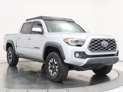 Used 2022 Toyota Tacoma TRD Off-Road AWD/4WD image 7