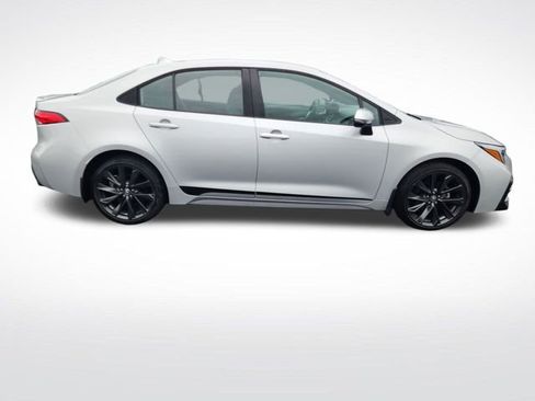 Used 2024 Toyota Corolla SE FWD image 6