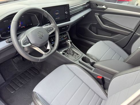 New 2026 Volkswagen Jetta SE FWD image 10