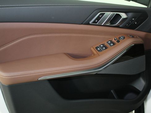 New 2026 BMW X5 xDrive40i w/ Climate Comfort Package image 11