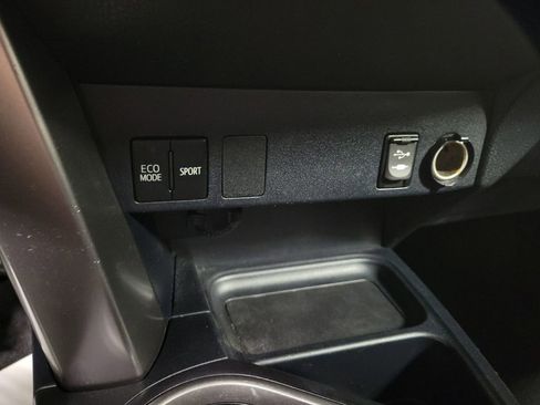 Used 2017 Toyota RAV4 LE w/ All Weather Liner Package image 17