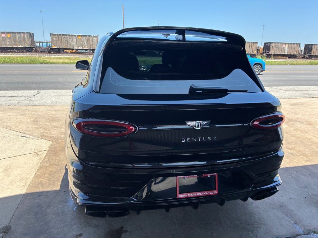 Used 2021 Bentley Bentayga AWD/4WD image 17