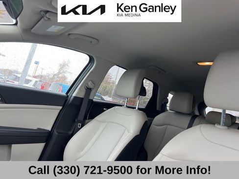 Used 2025 Kia Sportage EX image 44