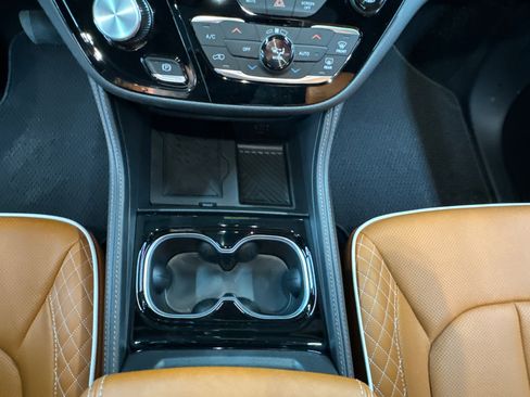 New 2026 Chrysler Pacifica Pinnacle image 10