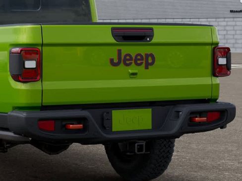 New 2025 Jeep Gladiator Rubicon AWD/4WD image 13