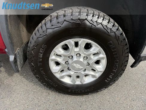 Used 2020 Chevrolet Silverado 2500 LTZ w/ LTZ Plus Package image 9