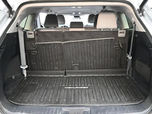 Certified 2023 Toyota Highlander LE image 19