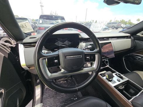 Used 2022 Land Rover Range Rover Long Wheelbase SE AWD/4WD image 5