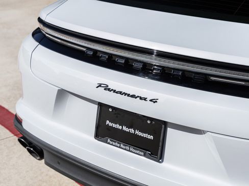 Used 2024 Porsche Panamera 4 image 8