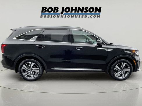 Used 2023 Kia Sorento EX image 2
