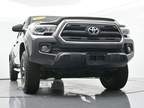 Used 2017 Toyota Tacoma SR5 w/ Tow Package AWD/4WD image 41