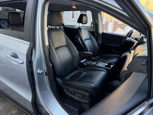 Used 2025 Honda Odyssey EX-L image 12
