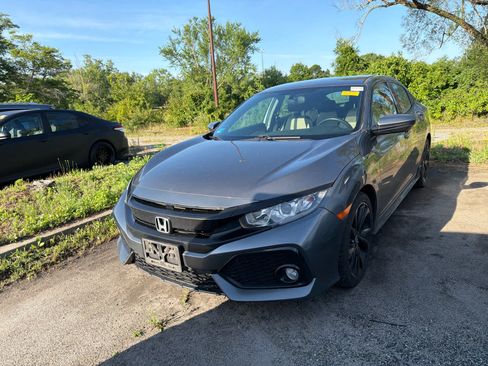 Used 2017 Honda Civic Sport image 9