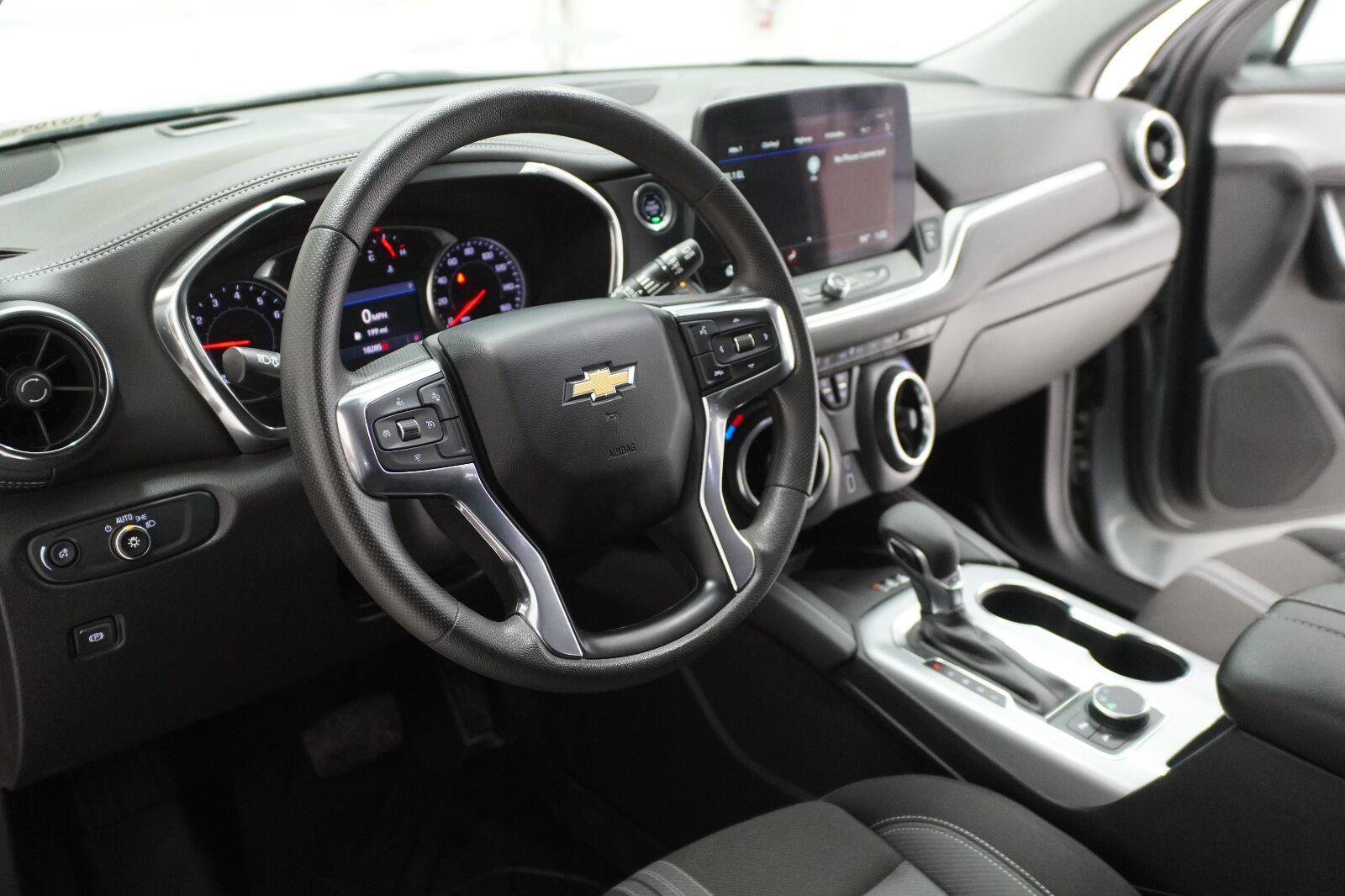Used 2024 Chevrolet Blazer LT w/ Convenience Package FWD image 8