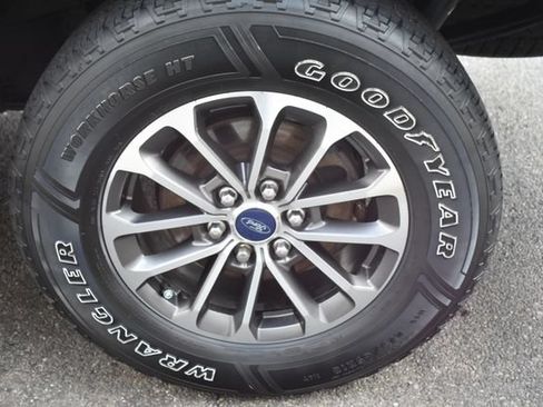 Used 2018 Ford F150 XLT w/ Equipment Group 302A Luxury AWD/4WD image 50