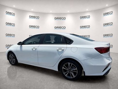 Used 2023 Kia Forte LXS FWD image 5