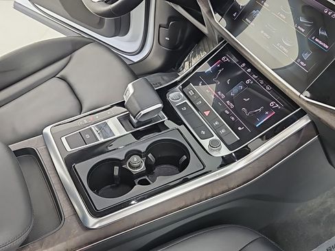 Used 2020 Audi Q7 3.0T Premium image 15